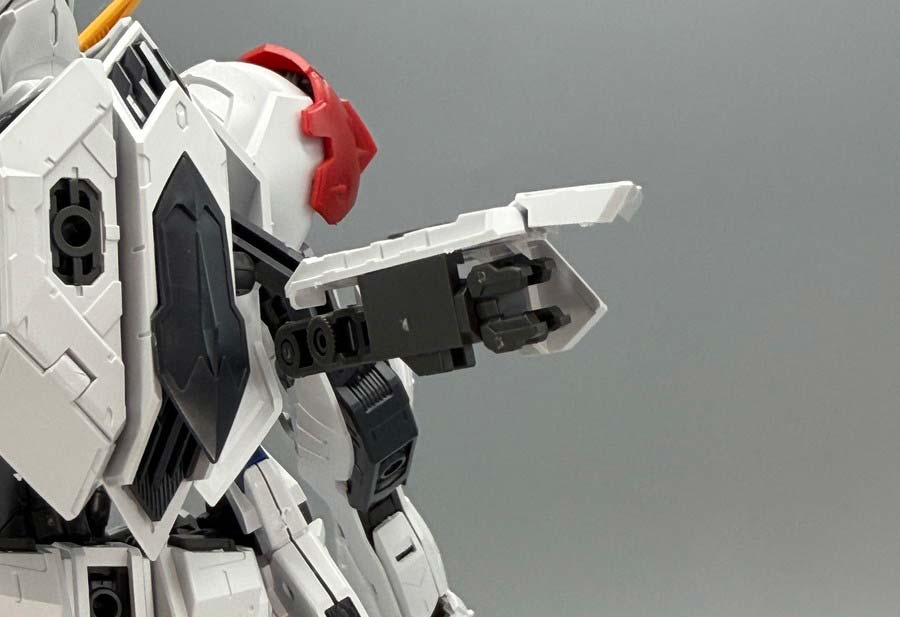 MGガンダムバルバトスルプスのガンプラレビュー画像です