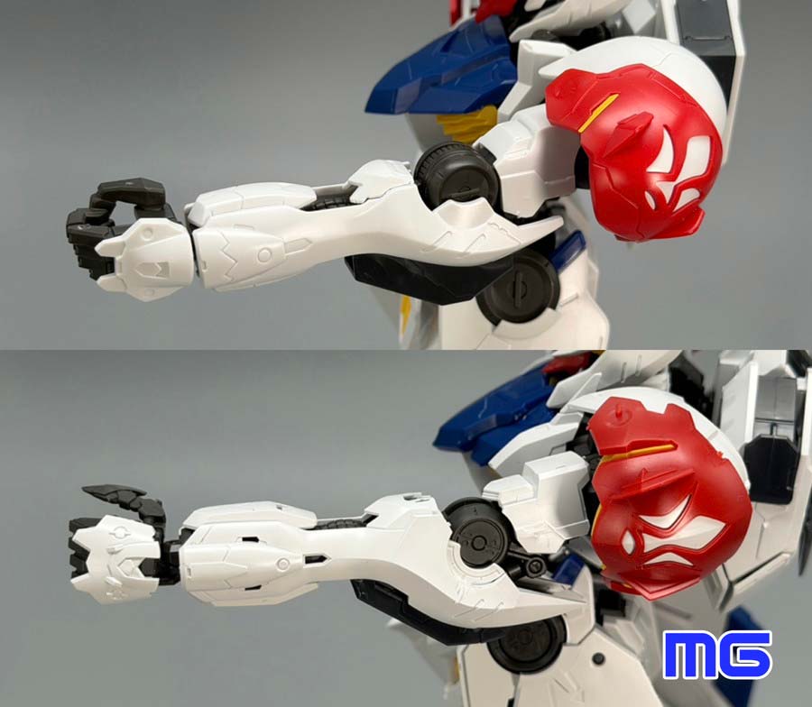 フルメカニクスとMGガンダムバルバトスルプスの比較ガンプラ画像です