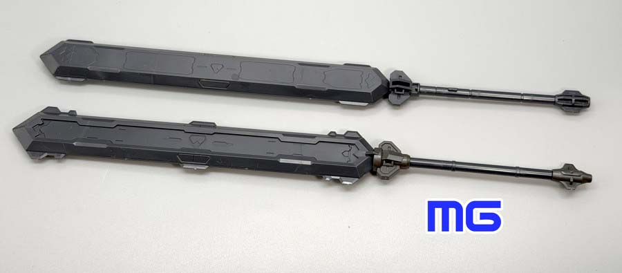 フルメカニクスとMGガンダムバルバトスルプスの比較ガンプラ画像です