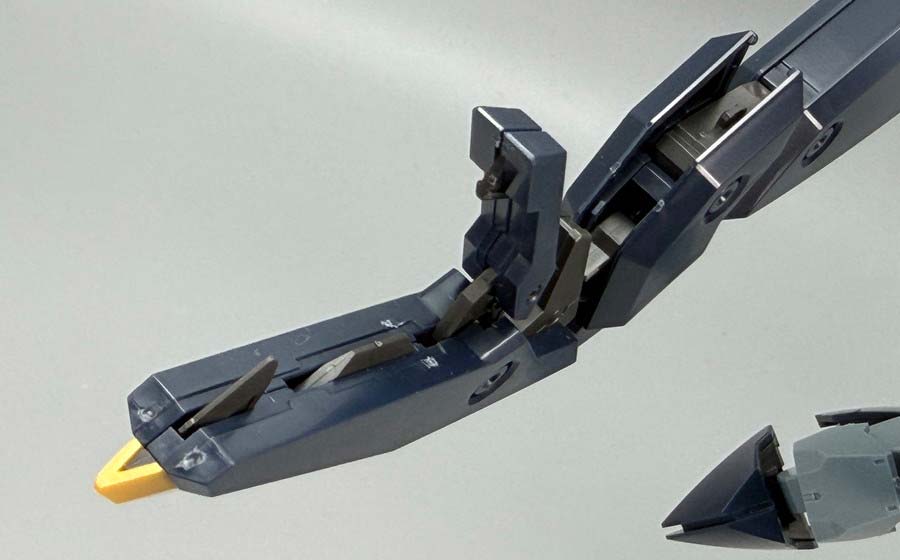 HGガンダムザガンのガンプラレビュー画像です