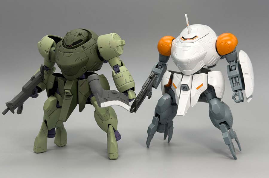 HGマンロディとモンキーロディ（598機）の比較ガンプラ画像です