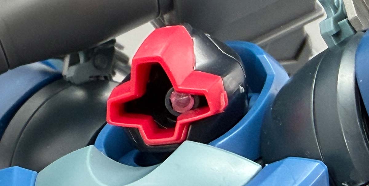 HGシャリア専用リック・ドム（GQ）のガンプラレビュー画像です