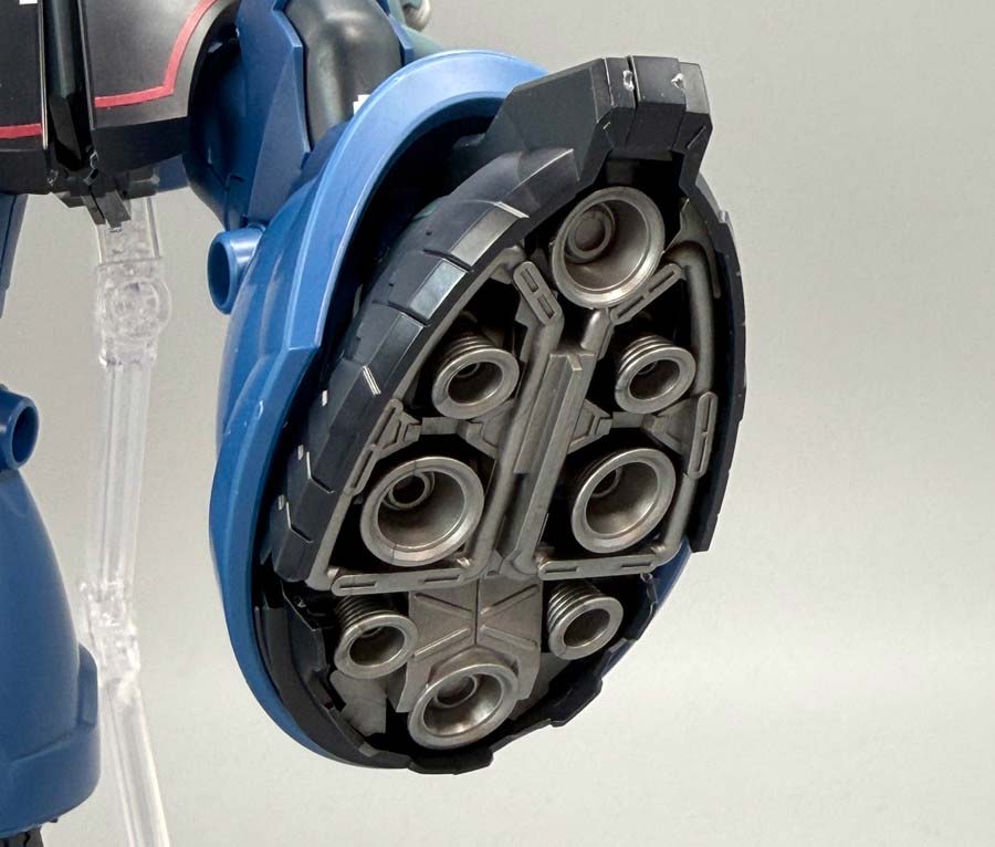 HGシャリア専用リック・ドム(GQ)のガンプラレビュー画像です