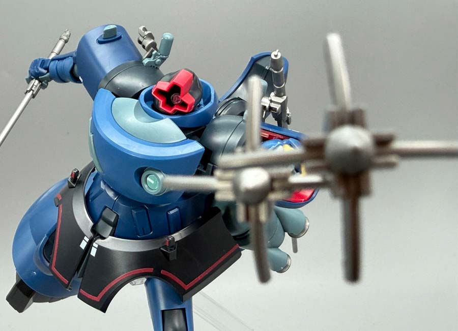 HGシャリア専用リック・ドム（GQ）のガンプラレビュー画像です