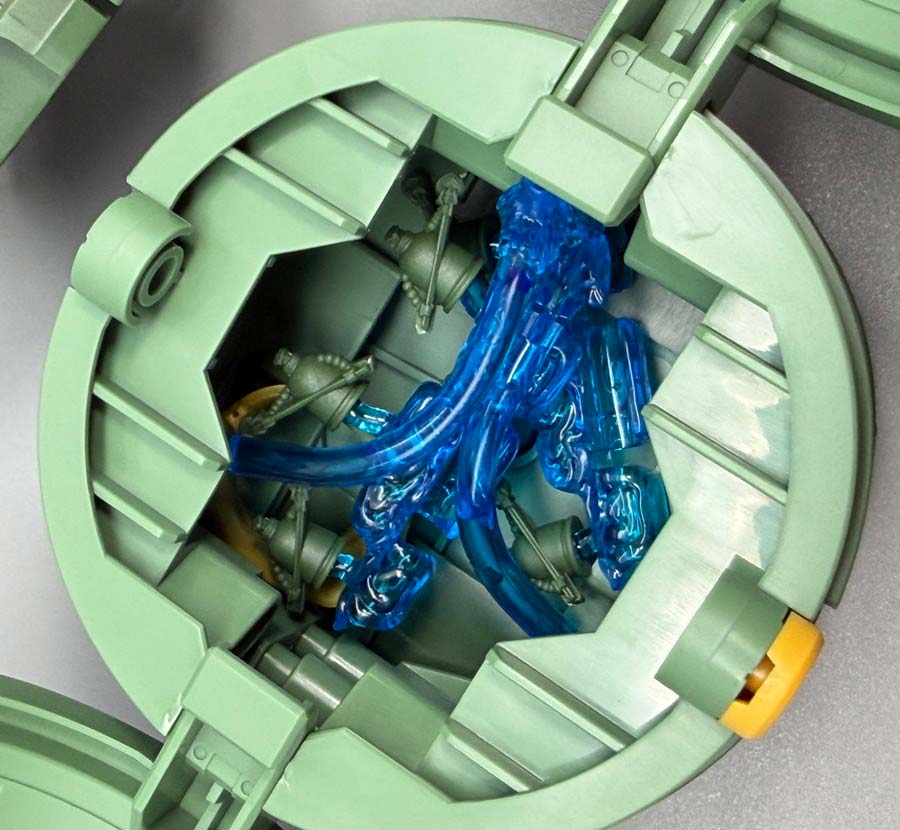 HGマンダラガンダムのガンプラレビュー画像です