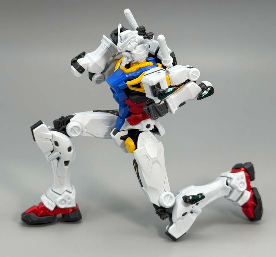 HG白いガンダムのガンプラレビュー画像です