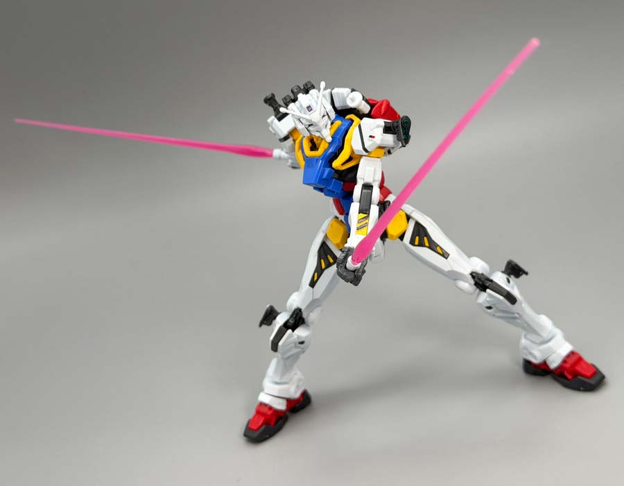 HG白いガンダムのガンプラレビュー画像です