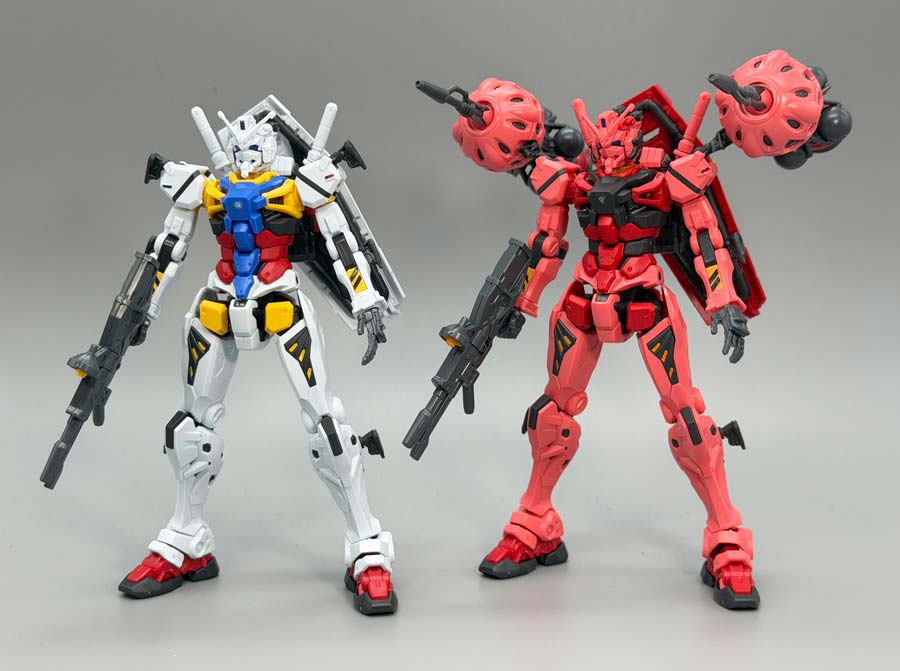 HG白いガンダムと赤いガンダムの比較ガンプラ画像です