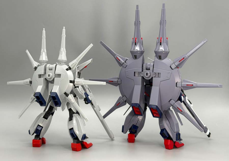 HGレジェンドガンダムの新旧比較ガンプラ画像です