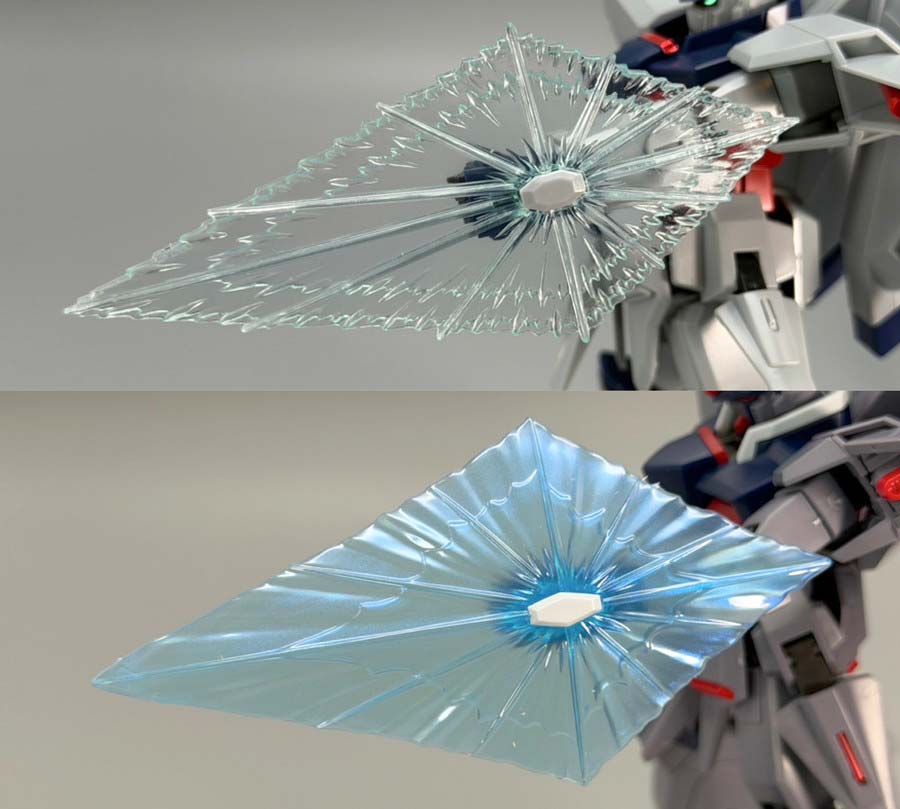 HGレジェンドガンダムの新旧比較ガンプラ画像です