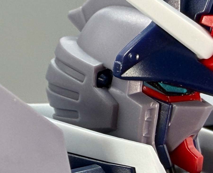 HGCEレジェンドガンダムのガンプラレビュー画像です