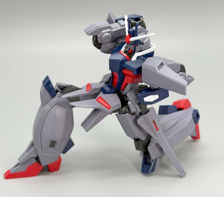 HGCEレジェンドガンダムのガンプラレビュー画像です