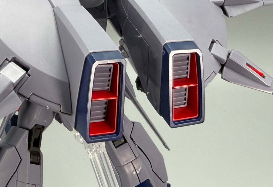 HGCEレジェンドガンダムのガンプラレビュー画像です