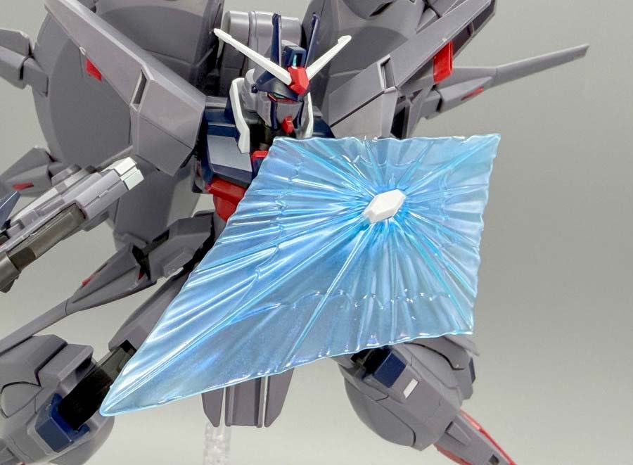 HGCEレジェンドガンダムのガンプラレビュー画像です