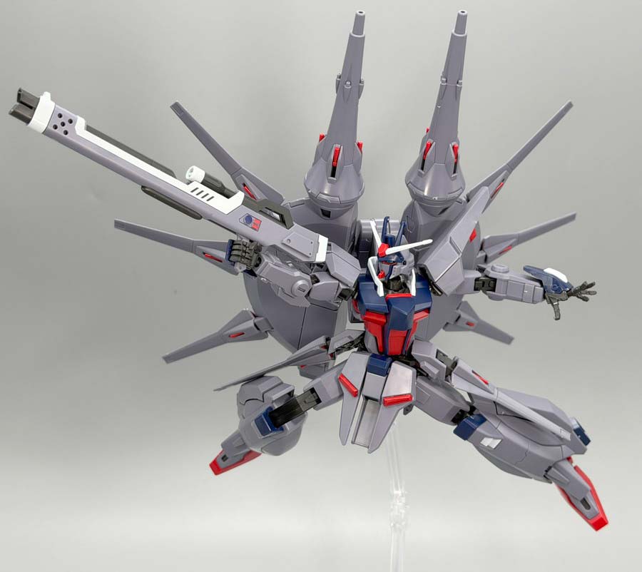 HGCEレジェンドガンダムのガンプラレビュー画像です