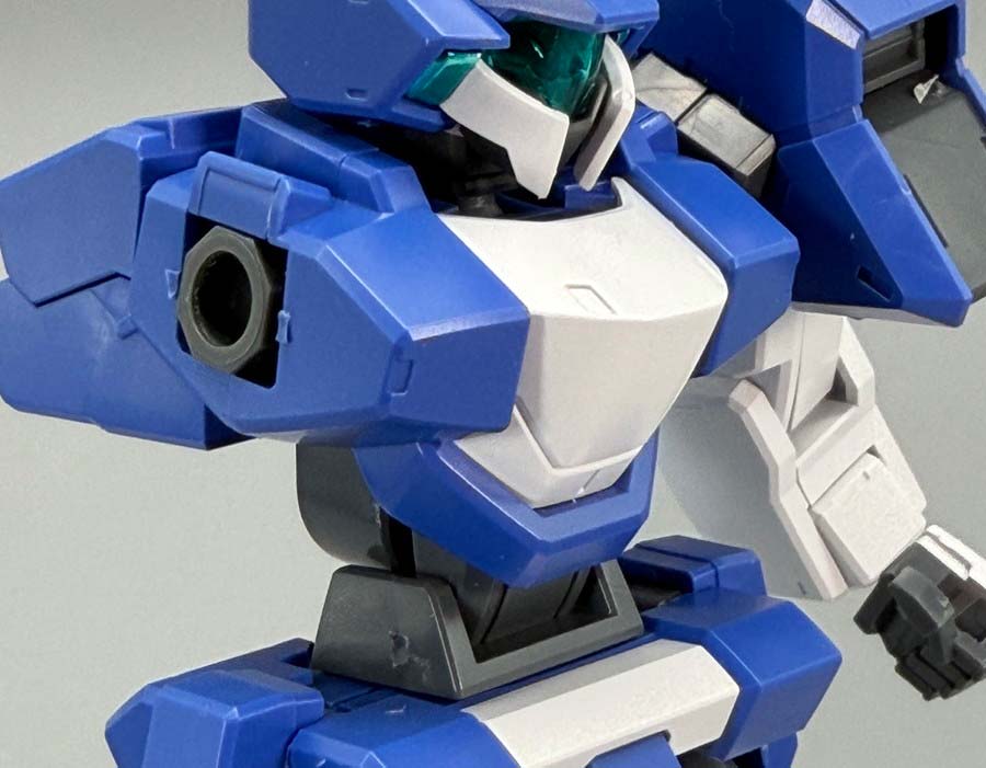 HGジェノアスOカスタムのガンプラレビュー画像です