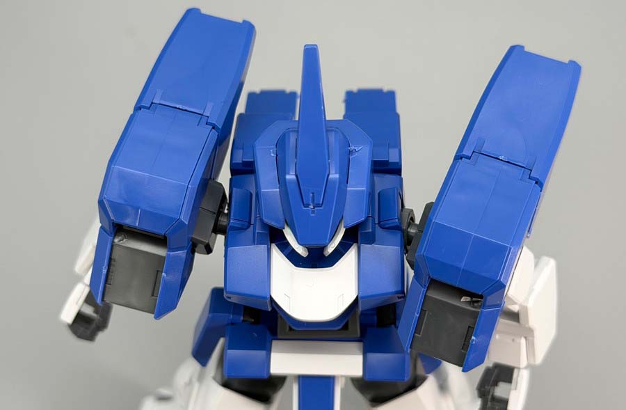 HGジェノアスOカスタムのガンプラレビュー画像です