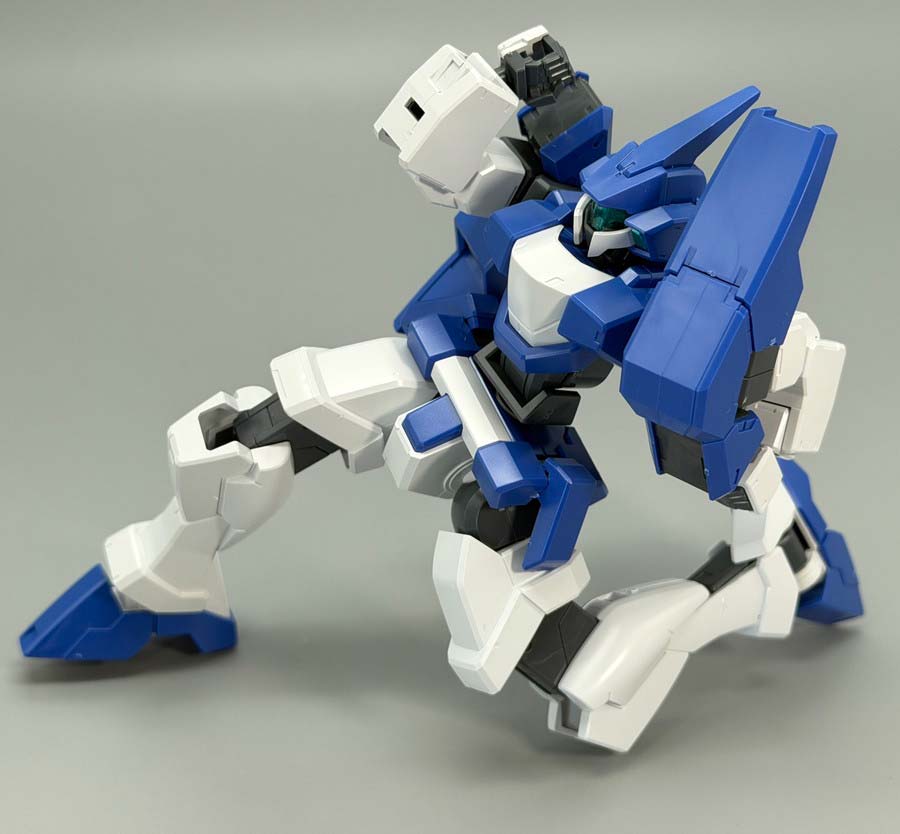 HGジェノアスOカスタムのガンプラレビュー画像です