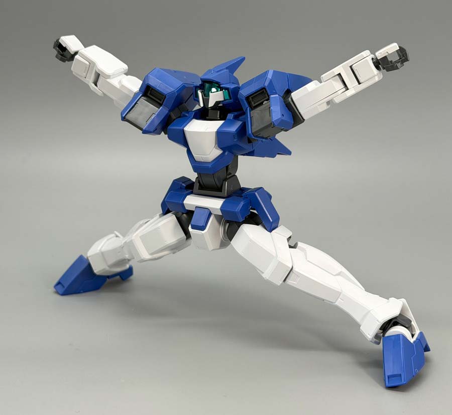 HGジェノアスOカスタムのガンプラレビュー画像です