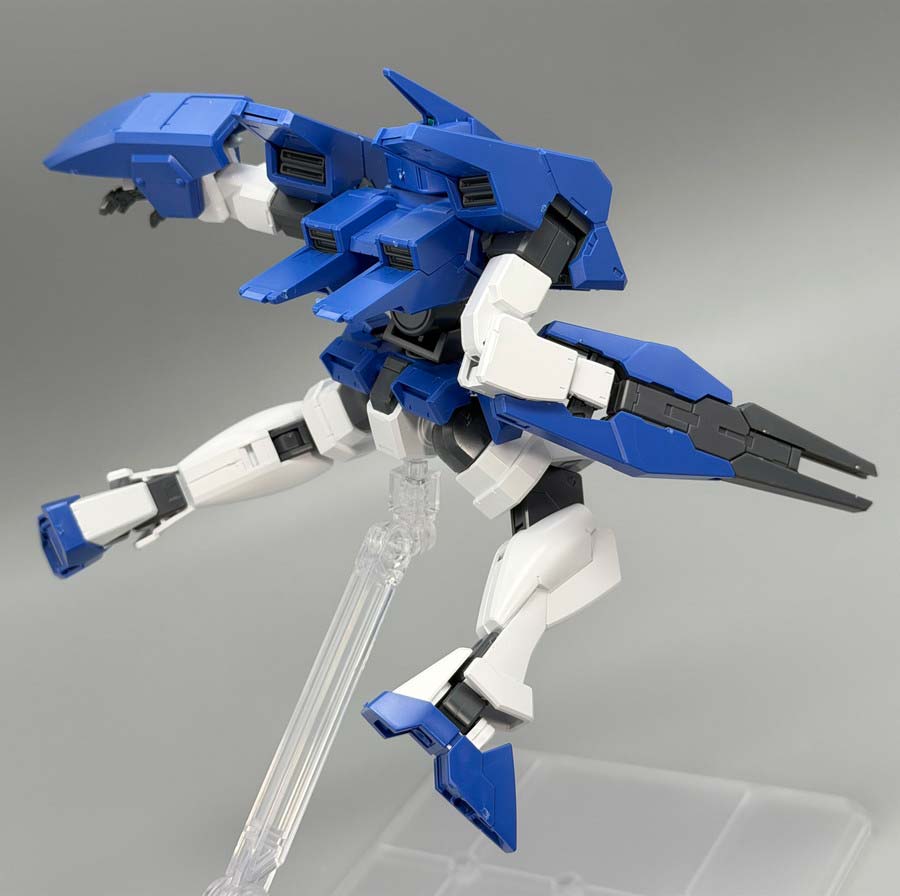 HGジェノアスOカスタムのガンプラレビュー画像です