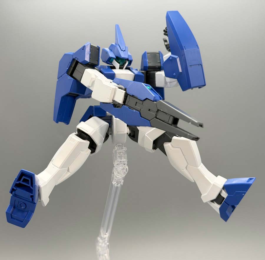 HGジェノアスOカスタムのガンプラレビュー画像です