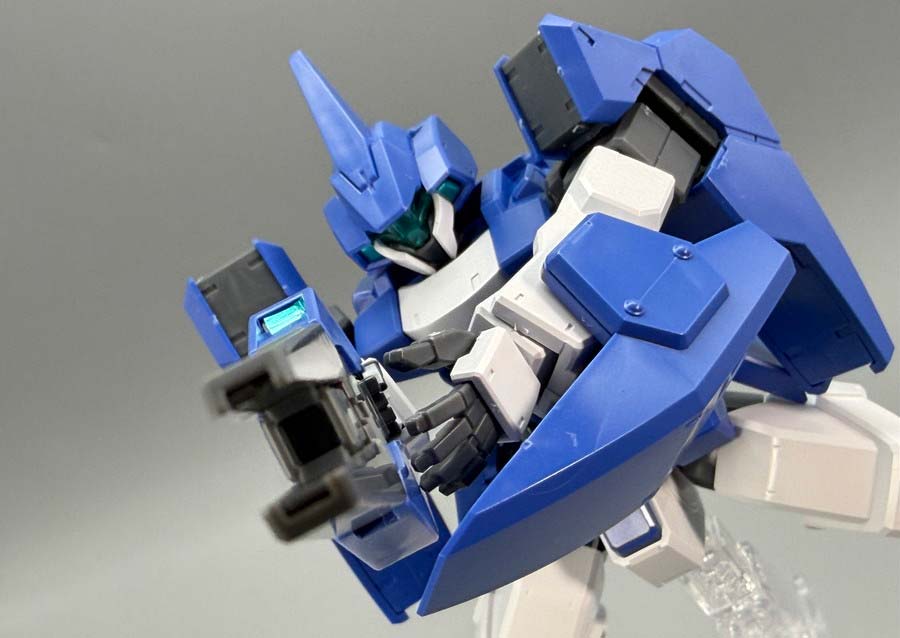 HGジェノアスOカスタムのガンプラレビュー画像です