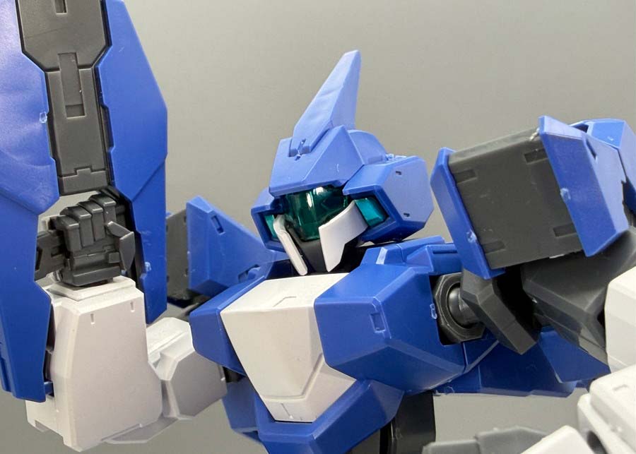 HGジェノアスOカスタムのガンプラレビュー画像です