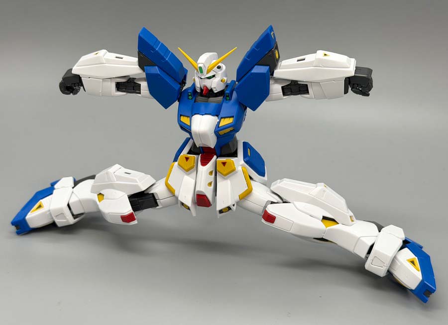 MG F90 クラスターガンダムのガンプラレビュー画像です