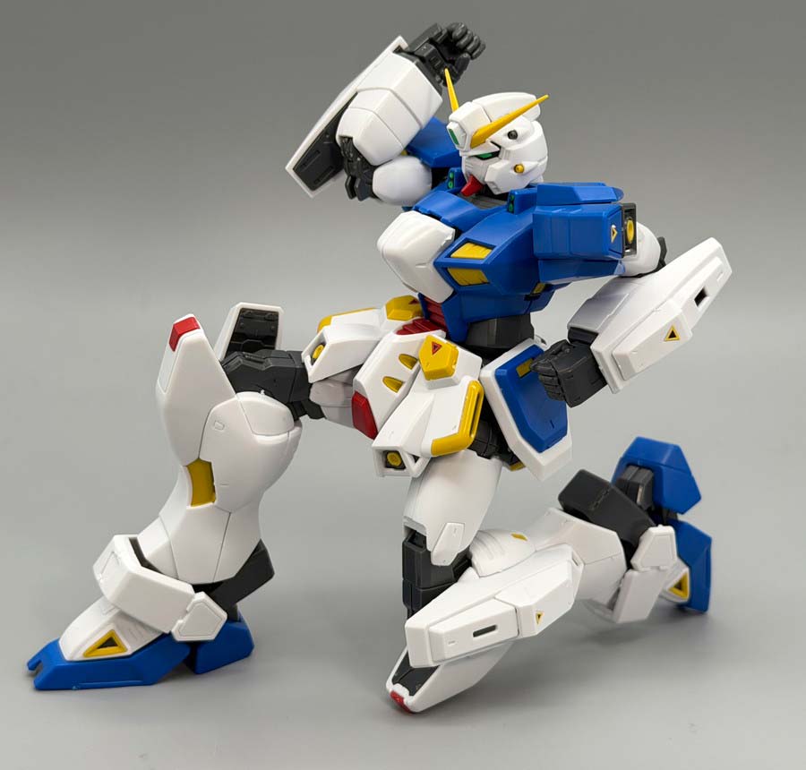 MG F90 クラスターガンダムのガンプラレビュー画像です