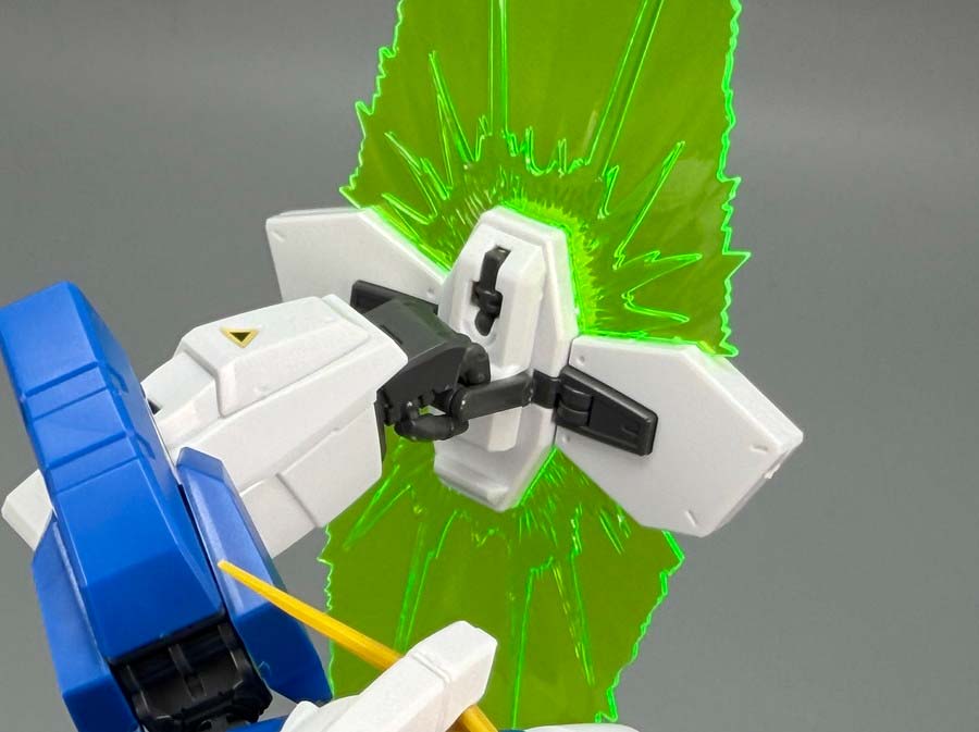 MG F90 クラスターガンダムのガンプラレビュー画像です