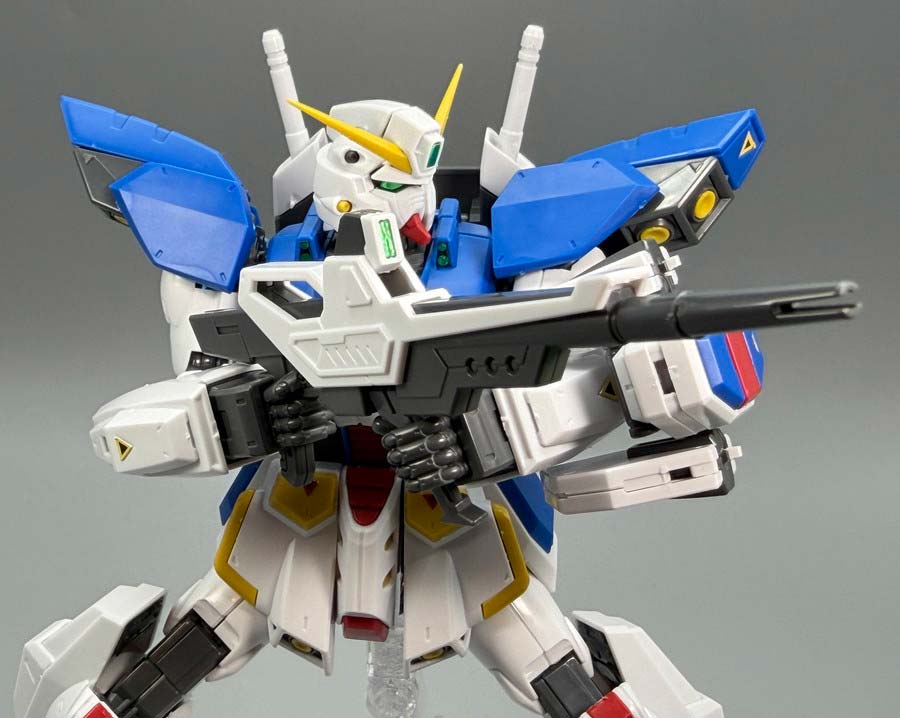 MG F90 クラスターガンダムのガンプラレビュー画像です
