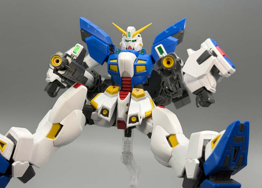 MG F90 クラスターガンダムのガンプラレビュー画像です