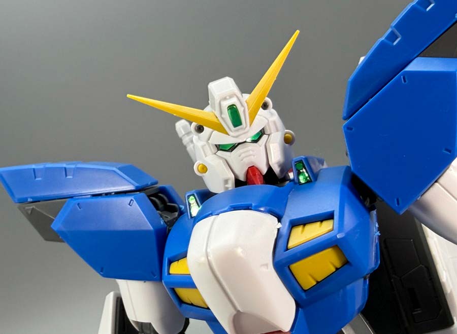 MG F90 クラスターガンダムのガンプラレビュー画像です
