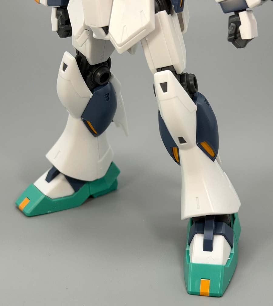 HG量産型νガンダムのガンプラレビュー画像です
