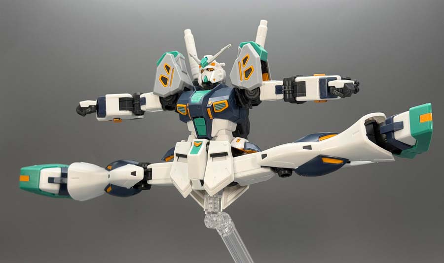 HG量産型νガンダムのガンプラレビュー画像です