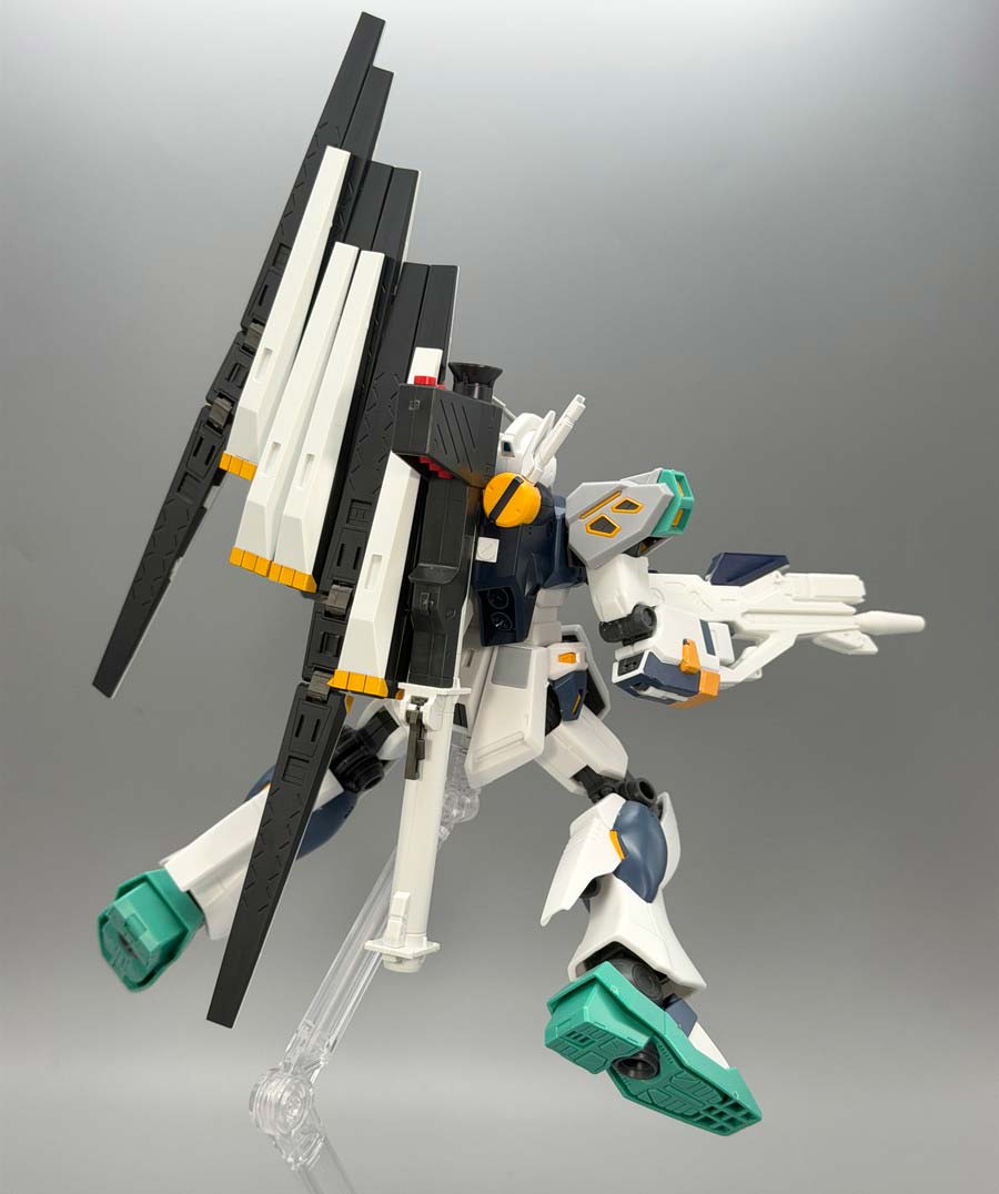 HG量産型νガンダムのガンプラレビュー画像です