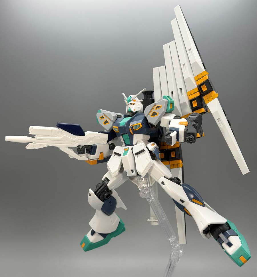 HG量産型νガンダムのガンプラレビュー画像です