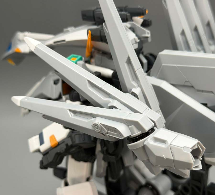 HGアリュゼウスのガンプラレビュー画像です