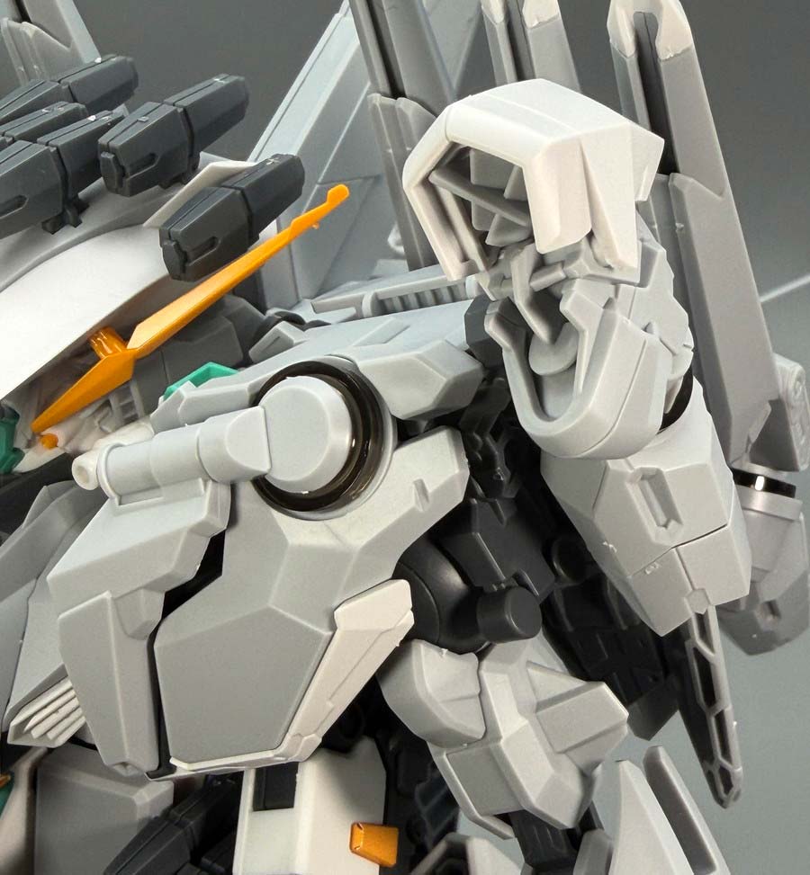HGアリュゼウスのガンプラレビュー画像です