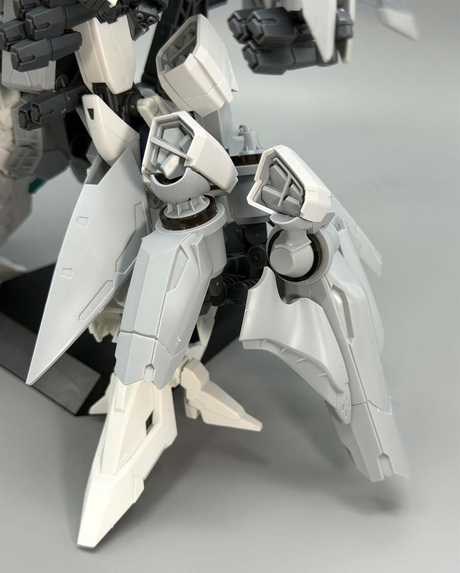 HGアリュゼウスのガンプラレビュー画像です