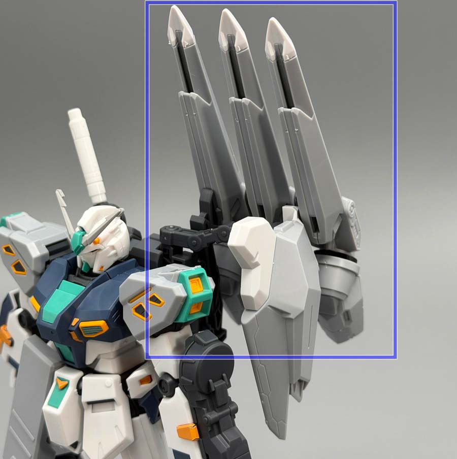 HGアリュゼウス（半壊状態）のガンプラレビュー画像です